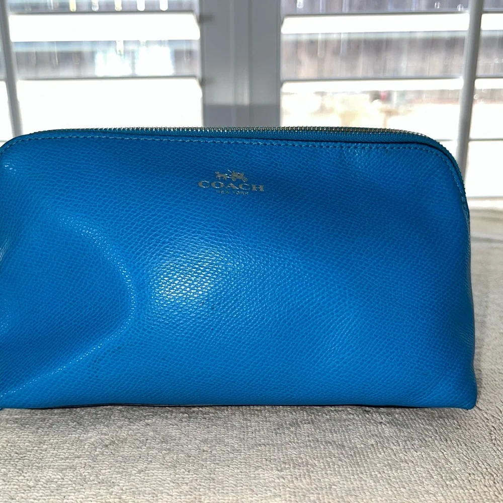 Coach Cosmetic Case 22 - A1680-F53387 - Picture 1 of 11